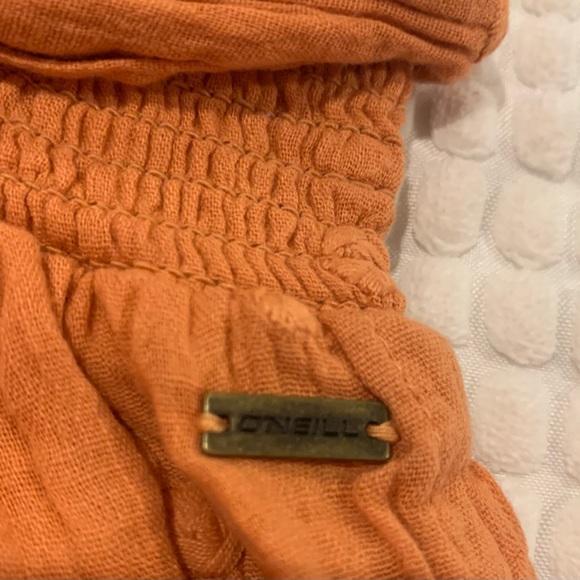 EUC ONEILL O'NEILL DARLA DOT SHORT Sz Medium orange.! First pic cover shot - Picture 10 of 12